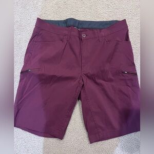 Men's size 38 Eddie Bauer Burgundy Shorts golf hiking outdoor adventure